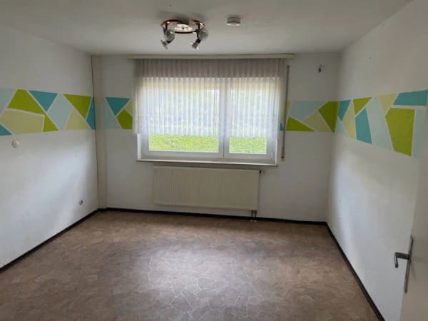 Immobilie in Kaisersbach - Ein Haus - viele Möglichkeiten: Zweifamilienhaus in schöner Wohnlage von Kaisersbach! - Bild 4