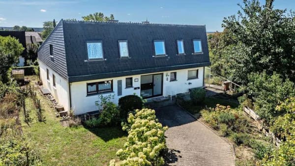 Immobilie in Schwaigern - Gepflegtes Wohnhaus mit großem Garten und viel Gestaltungspotenzial - Bild 1