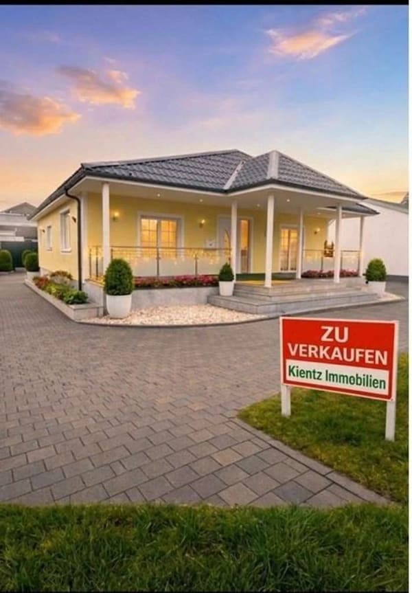 Immobilie in Willstätt - Moderner Bungalow in attraktiver Wohnlage von Willstätt - Bild 0