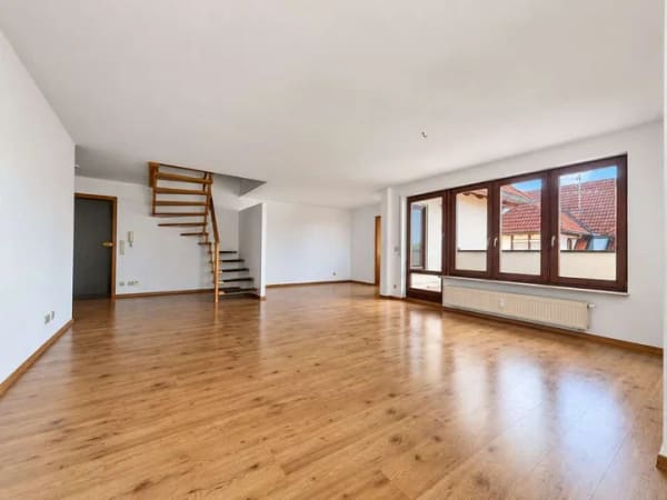 Immobilie in Steinenbronn - Großzügige Maisonette-Wohnung mit Dachterrasse und zwei Stellplätzen - Bild 1