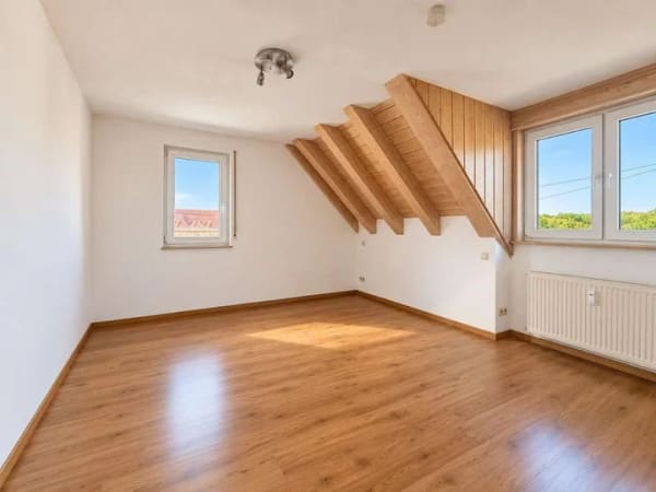 Immobilie in Steinenbronn - Großzügige Maisonette-Wohnung mit Dachterrasse und zwei Stellplätzen - Bild 3
