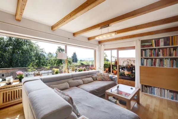 Immobilie in Waakirchen - Wohnen wie im eigenen Haus: 125 m², großer Balkon, Garten & Bergblick - Bild 0