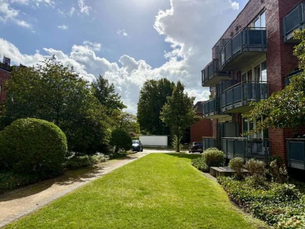 Immobilie in Ahrensburg - Kapitalanlage in gepflegter Wohnanlage – frisch renovierte 1-Zimmer-Wohnung mit sonnigem Balkon - Bild 2