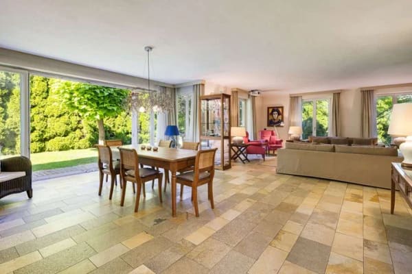 Immobilie in Oberding - Gepflegtes Einfamilienhaus mit Wohlfühlambiente, uneinsehbarer Garten-Oase und Photovoltaik - Bild 1