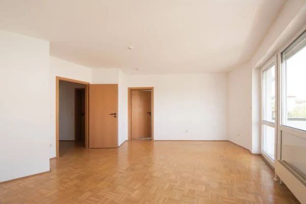Immobilie in Limburgerhof - Attraktive 2-Zimmer-Wohnung mit Balkon, Aufzug und Tiefgarage - Bild 2