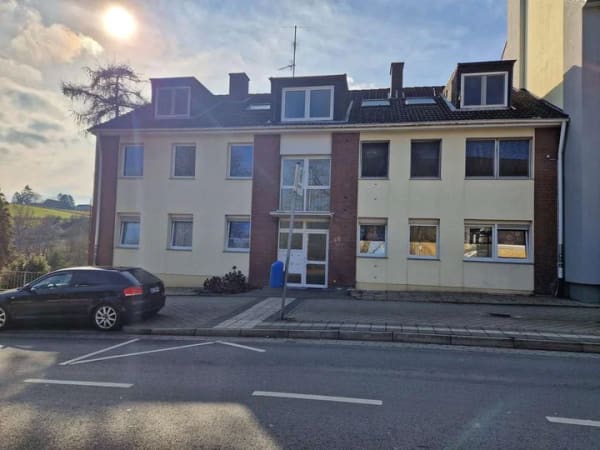 Immobilie in Stolberg - Mehrfamilienhaus mit 6 Wohneinheiten und 3 Garagen in guter Lage in Stolberg Büsbach - Bild 0