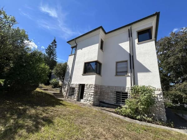 Immobilie in Tuttlingen - Viel Platz für Ihre Pläne:  Stadtvilla mit großzügigem Bürobereich - Bild 1