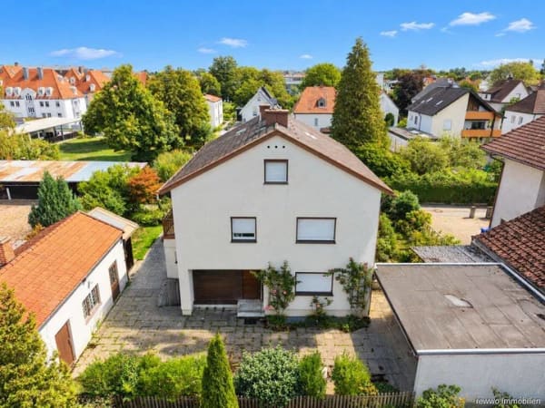 Immobilie in Burghausen - Großzügiges Einfamilienhaus mit ca. 160 m² Wohnfläche, 7 Zimmern, Terrasse und Doppelgarage - Bild 4