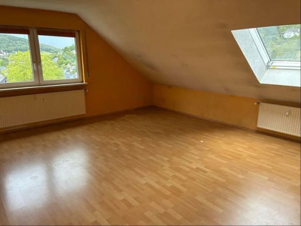 Immobilie in Daaden - Hoch hinaus in die eigenen vier Wände - Dachgeschosswohnung in zentraler Wohnlage  - Bild 2