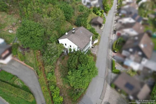 Immobilie in Plettenberg - R.B. Makler: Einfamilienhaus mit Einliegerwohnung mit Garten und zwei Garagen in Plettenberg! - Bild 4
