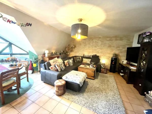 Immobilie in Willich - Vermietete Dachgeschosswohnung 2 Zimmer kleiner Balkon 3. Etage im Ortskern Willich zu verkaufen . - Bild 2