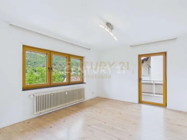 Immobilie in Lambrecht - Wohnen mit Weitblick - 3-Zimmer-Wohnung mit Balkon und Terrasse - Bild 2