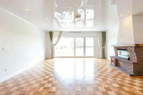Immobilie in Oberhausen-Rheinhausen - Renovierungsbedürftiges Einfamilienhaus mit ca. 330 m² Wohnfläche, großem Garten und viel Potenzial - Bild 2