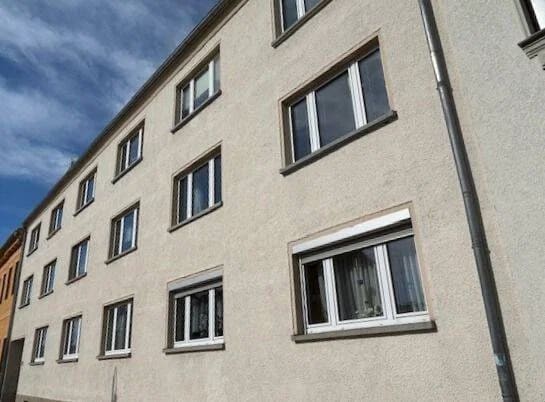 Immobilie in Zerbst/Anhalt - 2 EG Wohnungen inkl. 2 Garagen im Paket in Zerbst/Anhalt - Bild 1