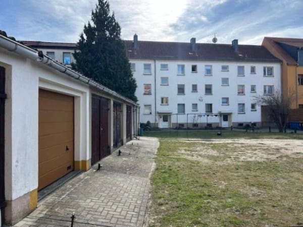 Immobilie in Zerbst/Anhalt - 2 EG Wohnungen inkl. 2 Garagen im Paket in Zerbst/Anhalt - Bild 3
