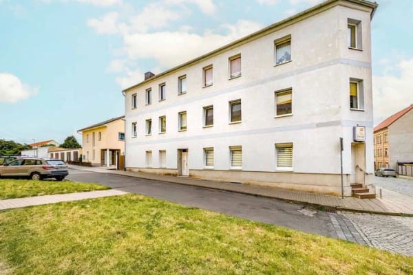 Immobilie in Aschersleben - Attraktives Mehrfamilienhaus mit 5 Wohneinheiten und Büro - Entwicklungspotenzial inklusive - Bild 0
