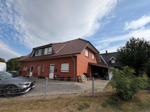 Immobilie in Goldenstedt - Doppelhaus in attraktiver Lage - zwei vermietete Wohneinheiten als solide Kapitalanlage - Bild 1