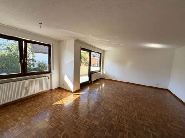 Immobilie in Büsingen am Hochrhein - **Sonnige 3,5 Zimmer BALKONWOHNUNG im 1.OG** - Bild 1