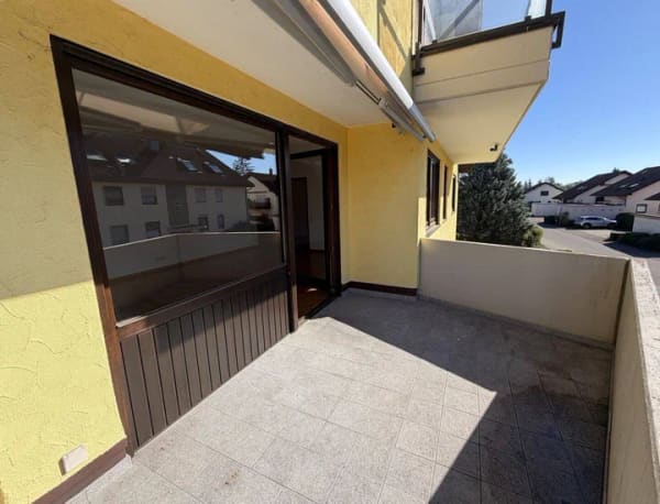 Immobilie in Büsingen am Hochrhein - **Sonnige 3,5 Zimmer BALKONWOHNUNG im 1.OG** - Bild 2