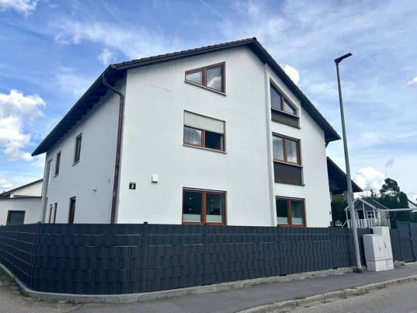 Immobilie in Dingolfing - Attraktive 2-Zimmer-Wohnung in der BMW-Stadt Dingolfing - Bild 0