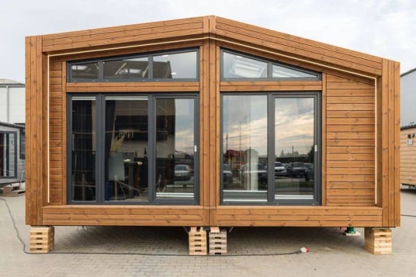 Immobilie in Wackersdorf - Exklusive Santa Cruz Lodge: Modernes Design trifft auf effizienten Bungalow-Komfort für anspruchsvolle Genießer - Bild 1