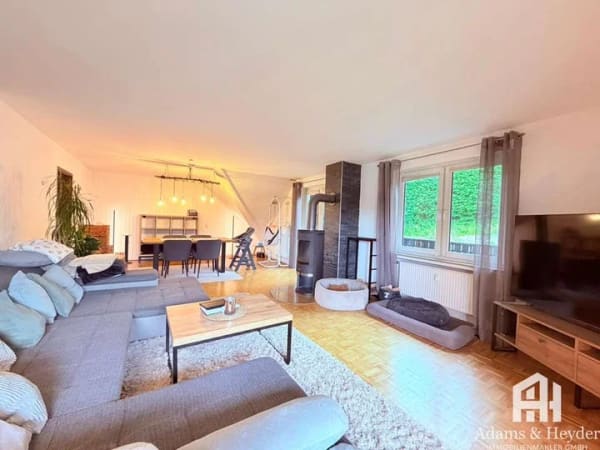 Immobilie in Niestetal - ***neuer Preis*** Gemütliche Dachgeschoss-Wohnung mit 2 Balkonen in Niestetal - Bild 1