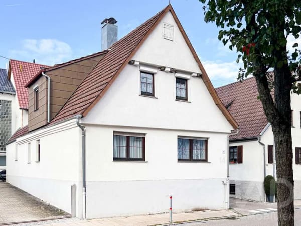 Immobilie in Tamm - Besonders statt Standard | Einfamilienhaus mit 5 Zimmern, 2 Bädern & modernisiertem Obergeschoss - Bild 1