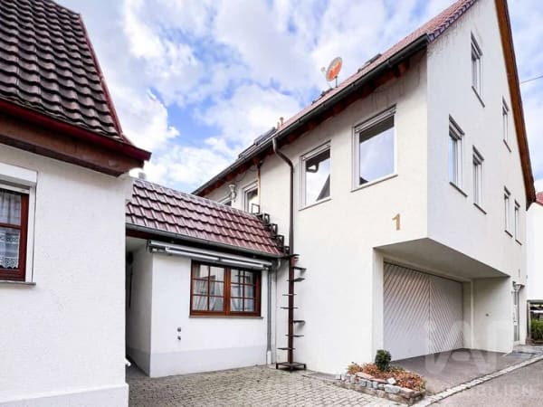 Immobilie in Tamm - Viel Platz für Familie & Freizeit | Einfamilienhaus mit Dachterrasse, Doppel-Garage & Hobbykeller - Bild 2
