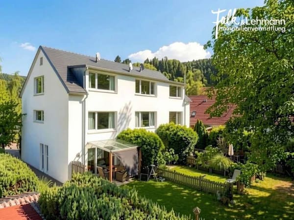Immobilie in Gutach (Schwarzwaldbahn) - +++ TOP-Investment: Drei Häuser plus Baugrundstück, inkl. Küchen und Garten in Gutach +++ - Bild 0
