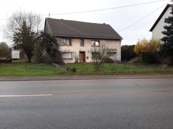 Immobilie in Heusweiler - Freistehendes 1-2 Familienhaus in schöner Lage von Heusweiler Obersalbach-Kurhof zu verkaufen - Bild 0