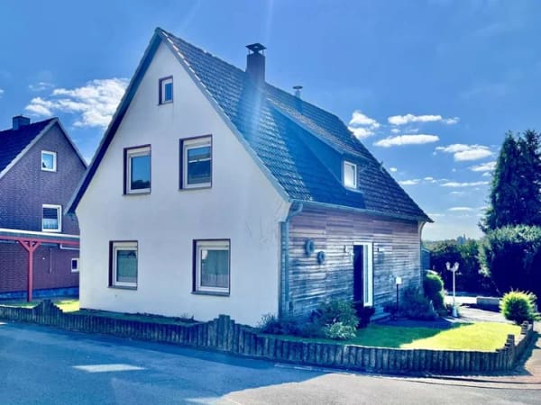 Immobilie in Barntrup - Einfamilienhaus mit großem Garten und Werkstatt-Halle - Bild 2