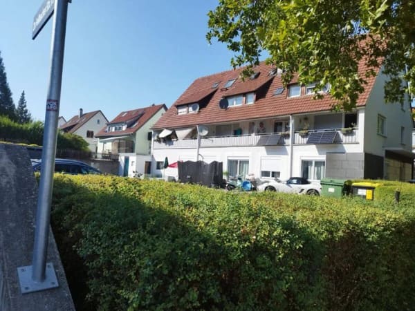 Immobilie in Stuttgart - Sonnige 1 Zimmer-Wohnung mit großem, überdachtem Balkon, PKW-Stellplatz! - Bild 2