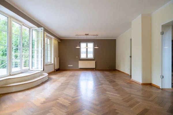 Immobilie in Weitramsdorf - Stilvolle Fabrikantenvilla mit großzügigem Grundstück und direktem Zugang zum Wald - Bild 4