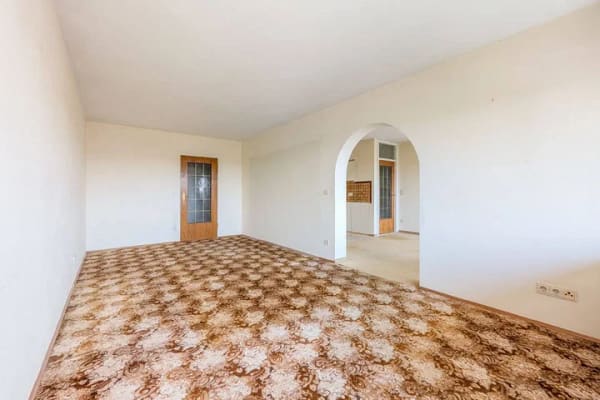 Immobilie in Erding - AIGNER - 4,5 Zimmer zum Renovieren in Erding: Seltene Gelegenheit mit großem Wohnwert und Potenzial - Bild 1