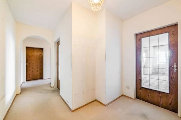 Immobilie in Erding - AIGNER - 4,5 Zimmer zum Renovieren in Erding: Seltene Gelegenheit mit großem Wohnwert und Potenzial - Bild 2