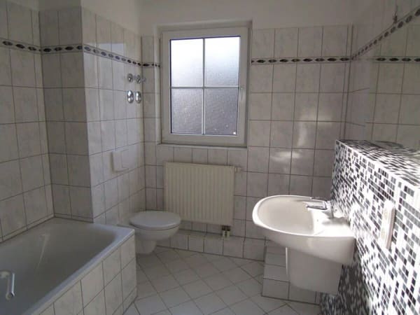 Immobilie in Hennigsdorf - Kapitalanlage in naturnaher Lage - Vermietete 3-Zimmer-Wohnung mit Balkon und Stellplatz - Bild 2