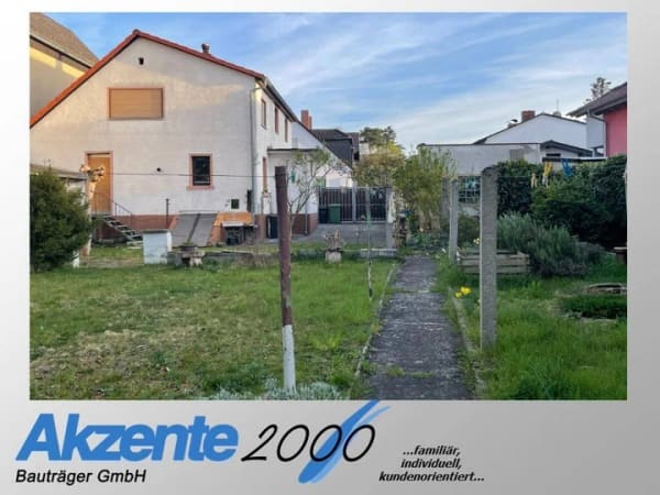 Immobilie in Lorsch - Geräumiges Einfamilienhaus mit schönem Gartengrundstück und Garage direkt in Lorsch  - Bild 2