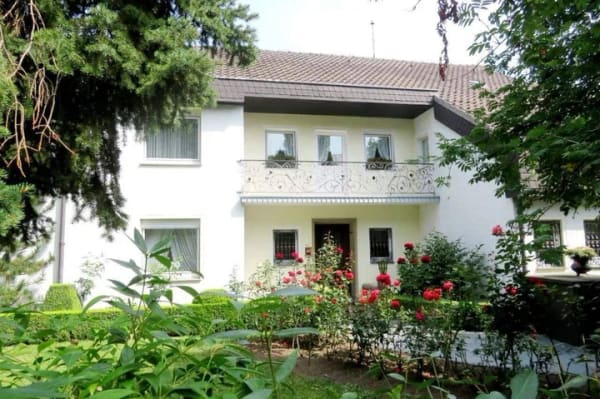 Immobilie in Mülheim-Kärlich - ***Repräsentative Villa mit parkähnlichen Grundstück und großem beheizten Außenpool*** - Bild 2