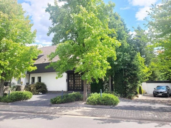 Immobilie in Mülheim-Kärlich - ***Repräsentative Villa mit parkähnlichen Grundstück und großem beheizten Außenpool*** - Bild 3