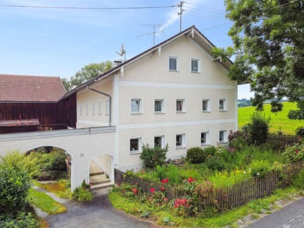 Immobilie in Perlesreut - Uriges Bauernhaus mit Stall und Stadl! Landwirtschaftsfläche inklusive! - Bild 0