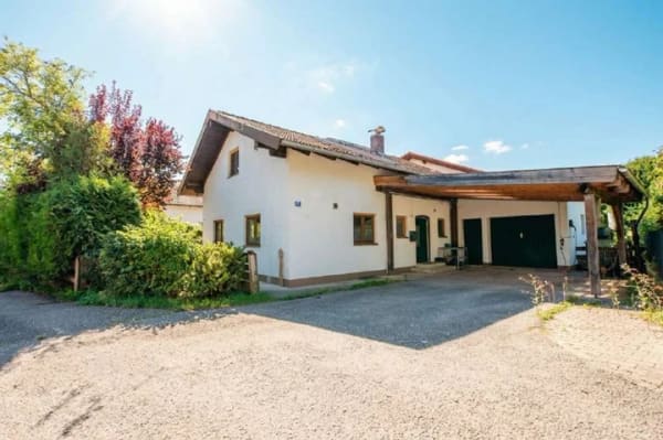 Immobilie in Bruckmühl - Platz für Ihre Ideen - Charmantes Einfamilienhaus mit Entwicklungsmöglichkeiten in Brückmühl - Bild 0