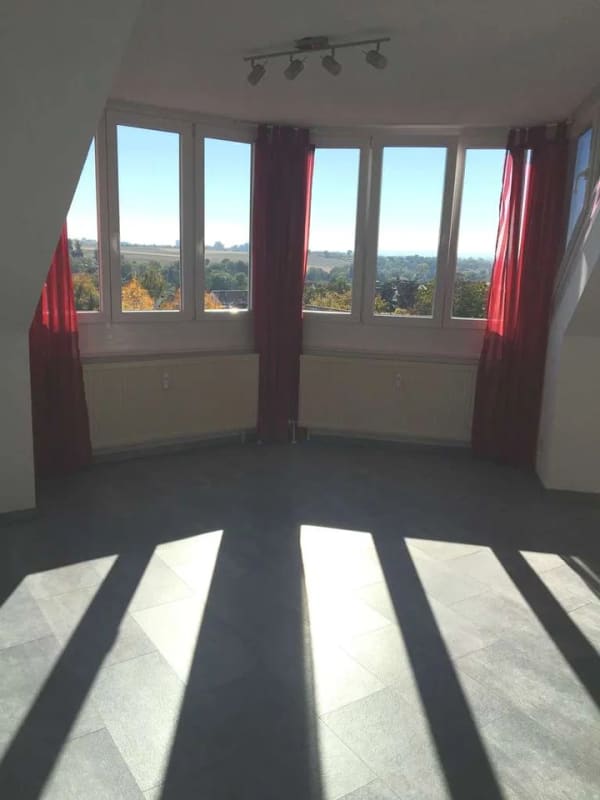 Immobilie in Heilbronn - Helle 2-Zimmer-Dachgeschosswohnung mit Tiefgaragenstellplatz in Heilbronn-Neckargartach - Bild 1