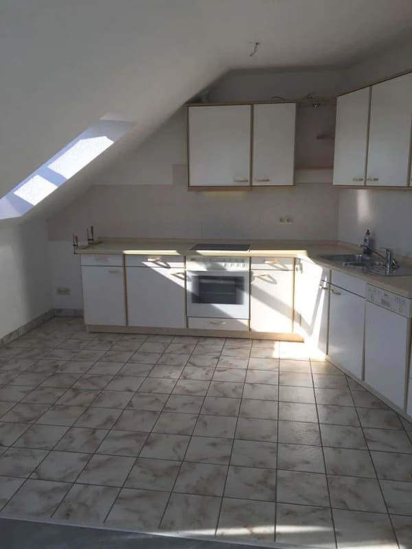 Immobilie in Heilbronn - Helle 2-Zimmer-Dachgeschosswohnung mit Tiefgaragenstellplatz in Heilbronn-Neckargartach - Bild 3