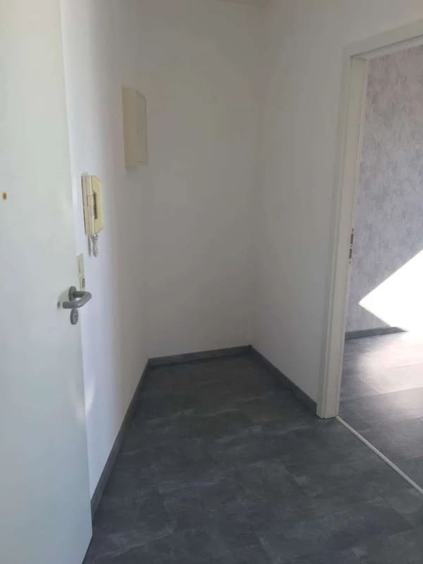 Immobilie in Heilbronn - Helle 2-Zimmer-Dachgeschosswohnung mit Tiefgaragenstellplatz in Heilbronn-Neckargartach - Bild 4