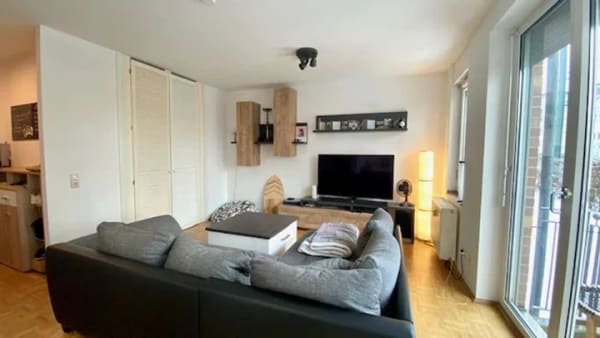 Immobilie in Düsseldorf - TOP LAGE VERMIETETE  1,5 ZIMMER WOHNUNG 1.OG OHNE AUFZUG ERBPACHT TIEFGARAGE SEPARAT - Bild 1