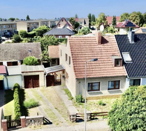 Immobilie in Perleberg - Familienhaus mit Garten, Kamin und viel Platz – in ruhiger Lage von Perleberg und bereit für Ihre - Bild 0