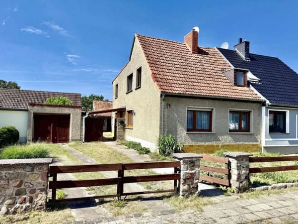 Immobilie in Perleberg - Familienhaus mit Garten, Kamin und viel Platz – in ruhiger Lage von Perleberg und bereit für Ihre - Bild 1