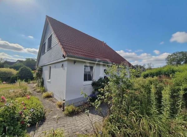 Immobilie in Eschede - Einfamilienhaus in ruhiger Lage mit schönem Garten und kleinem Teich - Bild 1