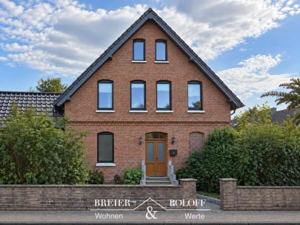 Immobilie in Bückeburg - Großzügiges Einfamilienhaus in zentraler Lage von Bückeburg - Bild 0