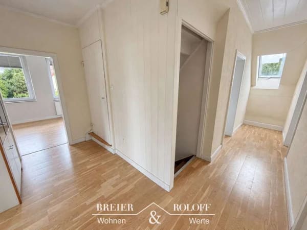 Immobilie in Bückeburg - Großzügiges Einfamilienhaus in zentraler Lage von Bückeburg - Bild 2